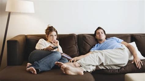 Los Cinco Hábitos Que Te Dejan Postrado En El Sofá Y Cómo Salir De él