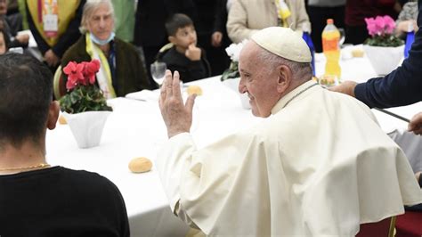 Pope Francis Has Lunch With The Poor Of Rome Vatican News