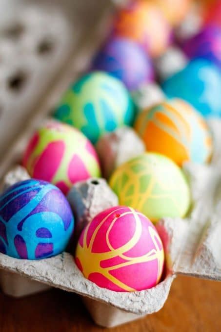 9 Fun And Easy Ways To Decorate Easter Eggs With Kids