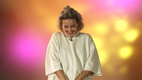 Anne Marie Is Ready To Break Into Us Top 40