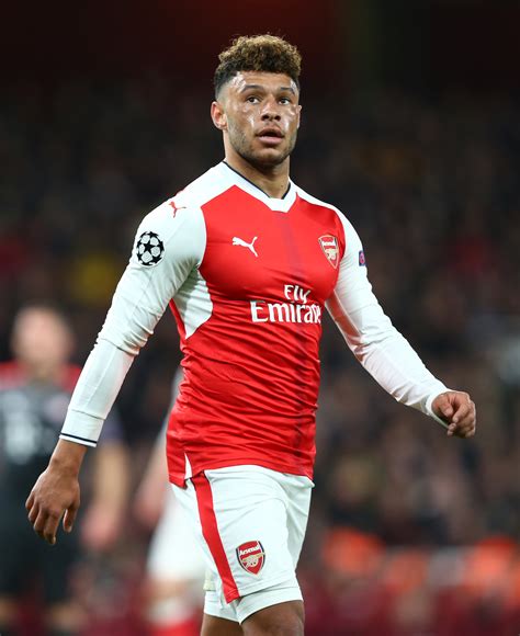 The athletic report england star's new contract runs until 2023. Alex Oxlade-Chamberlain Ready to Leave Arsenal