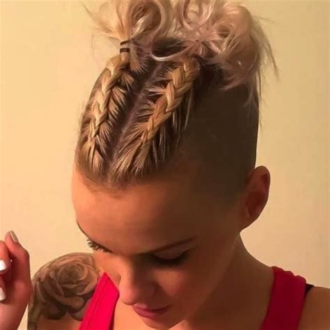 Check spelling or type a new query. 9 Cute Easy Hairstyles for Short Hair to Look Like a Star
