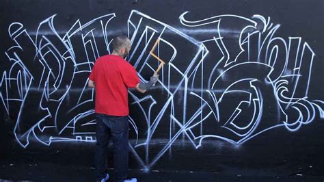 3 Tips On Sketching A Graffiti Mural Howcast