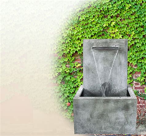 Aus diesem grund ist es wichtig, den richtigen brunnen auszuwählen. Moderner Wandbrunnen für den Garten aus Zink kaufen online ...