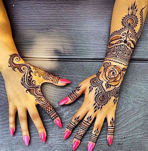 40 Delicate Henna Tattoo Designs