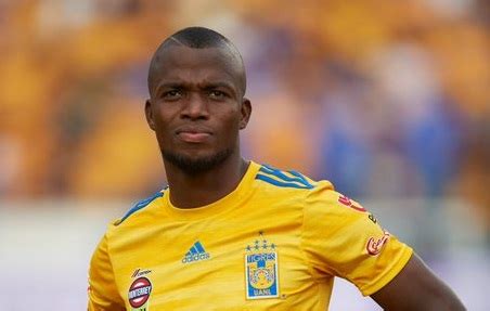 €* 4 kas 1989, san lorenzo, ekuador. Enner Valencia hizo el oso al querer cobrar un penal ...