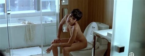 Watch Free Omahyra Naked On Toilet Les Derniers Jours Du Monde Nude