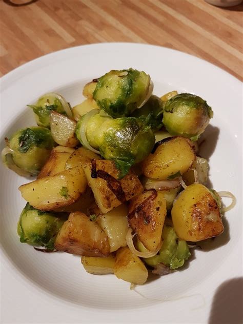 Kartoffel - Rosenkohl - Pfanne von salvation