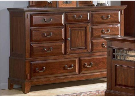 Broyhill Bedroom Furniture Discontinued Broyhill Bedroom Cherry Over