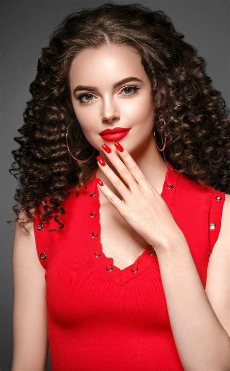 Red Top Brunette Beautiful Woman 950x1534 Wallpaper Beautiful Lips