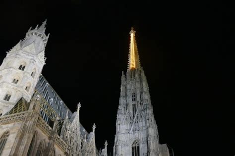 A rebelião final contra Deus continua Catedral na Áustria profanada em plena Páscoa com dança