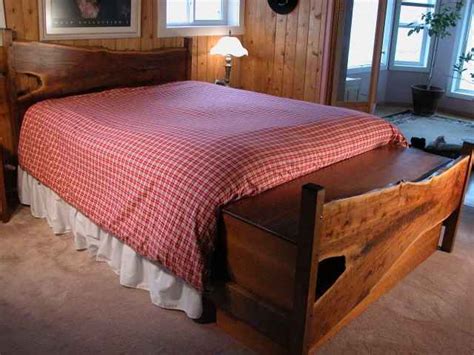 Fine tuning your bedroom furniture the way you want it is entirely possible. Custom Rustic Beds, Custom Headboards & Custom Bedroom ...