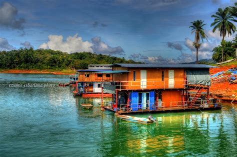 Price is rm2,200 for 1 boat only. Blog Ezumie: PHOTO : HOUSEBOAT TASIK KENYIR