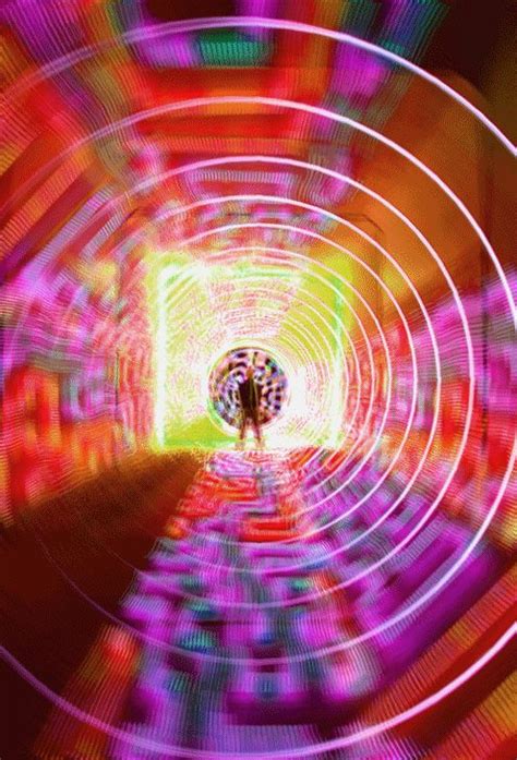 tumblr_maiuev7ist1qfqip3o1_500.gif (495×728) | Psychedelic animation