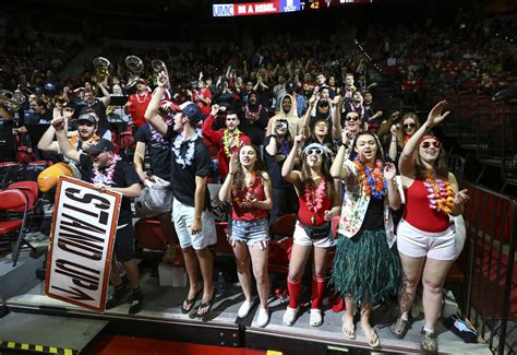 Unlv Students Get Much Desired Move At Basketball Games Unlv