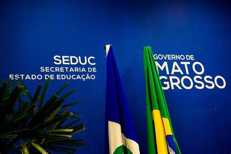 Anualmente cada escola fixa o calendário escolar com indicação os períodos letivos, pausas pedagógicas e épocas de avaliação para os cursos de licenciatura e. Novo calendário escolar prevê retorno às aulas presenciais ...