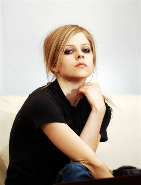Watch the video to #wearewarriors here: Аврил Лавин - Avril Lavigne фото №23342