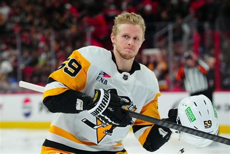 Nhl Hurricanes Acquire Jake Guentzel From Penguins