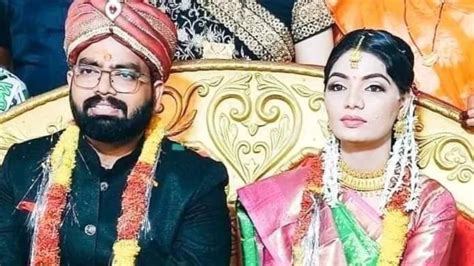 Bhojpuri Singer Neha Singh Rathore Ties The Knot With Himanshu Singh Wedding Pics Go Viral