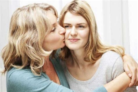 9 Ways To Make Mother Daughter Bond Strong Hergamut