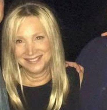 A page for describing creator: The Family Life of Lisa Kudrow, Phoebe from Friends | Afalona