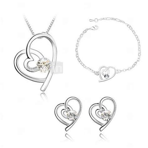 Ladies Heart Shape Crystal Jewelry Sets In Sliver Alloy Including Necklace Earrings Bracelet