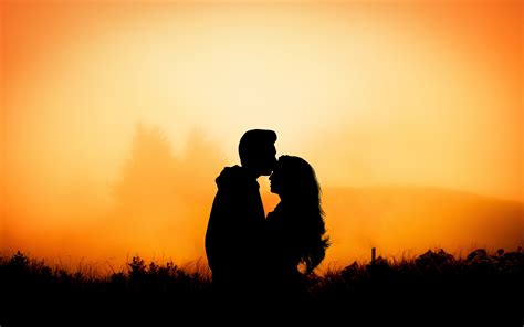 Love Couple Kiss Hd Wallpaper Download Sunset Couples Bodewasude