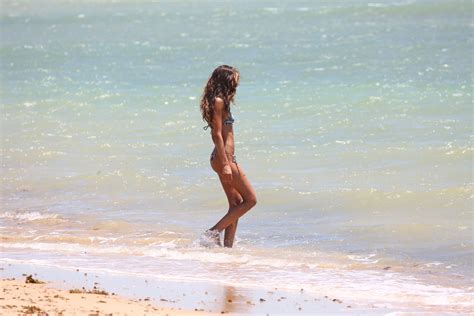 Izabel Goulart Topless 40 Photos The Fappening