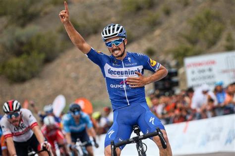 Francés julian alaphilippe ganó en niza y se vistió de amarillo. Julian Alaphilippe attacks to win stage 2 in San Juan | Cycling Today
