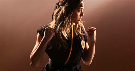 Cobra Kai Season 2 On Netflix Peyton List Says Tory Is A Kickass