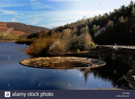 Explore derbyshire's sunrise and sunset, moonrise and moonset. Ladybower Reservoir Drought Stock Photos & Ladybower ...