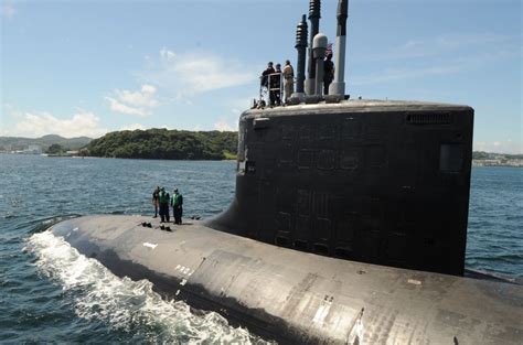 Us Navy Engineer Arrested For Trying To Share Submarine Secrets With