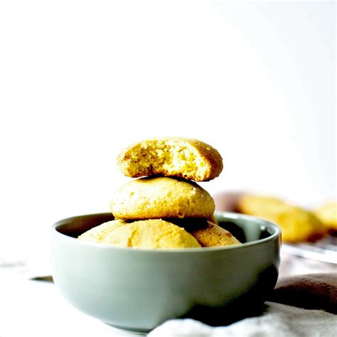 Biscuits moelleux Aux Amandes et Jaunes d œufs Les Cookines