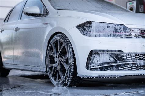 5 ways to wash your car in winter