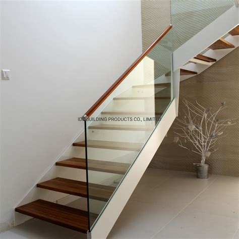 2021 Modern Indoor Staircase Double Stringers Stair Solid Wood Tread