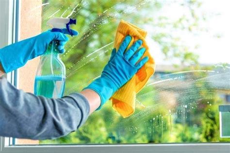 Comment Laver Vos Fenêtres Sans Laisser De Traces Mom Entretien Ménager
