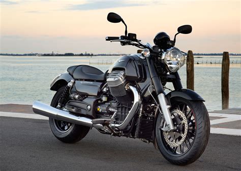 The reinvented california, offered in a touring and this custom version the piaggio group, moto guzzi's adoptive parent company, has done well to. MOTO GUZZI California 1400 Custom - 2012, 2013 - autoevolution