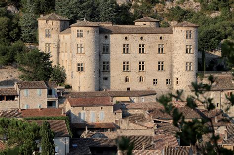 Découvrez Vogüé Ardèche lun des Plus Beaux Villages de France