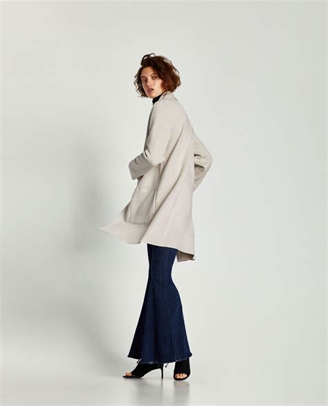 Blouson biker, trench, veste à franges ou effet drapé, la veste en daim pour femme de vos rêves vous attend ici. Pin on Sélection Zara
