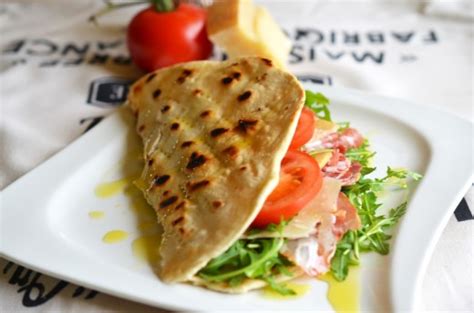The couscous you buy in a supermarket has likely been steamed and dried to make it easier to cook. Piadine facute in casa