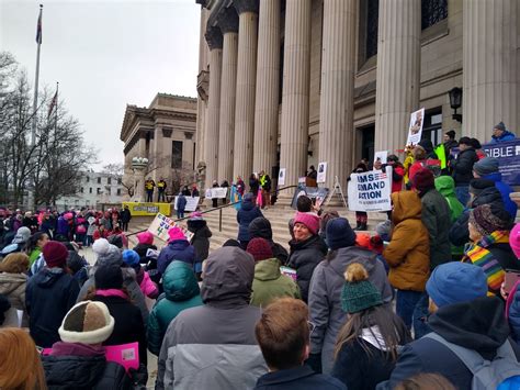 The Pioneer Valley Women Bring The March To Springfield — Western