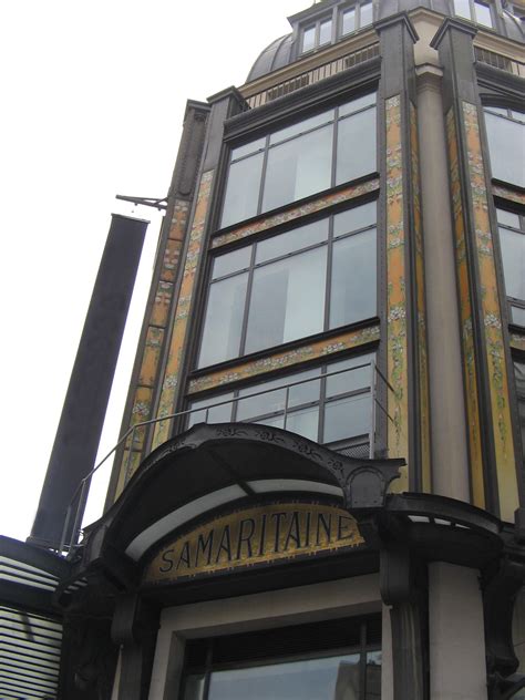 Samaritaine — ● samaritaine nom féminin la samaritaine, femme de samarie qui, selon l évangile de jean (iv, 1 42), reconnut dieu en. La Samaritaine - Définition et Explications