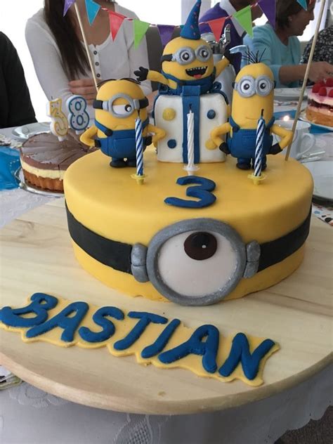 Dieser pinnwand folgen 19508 nutzer auf pinterest. Torte Minions | Minion torte, Kuchen, Backen