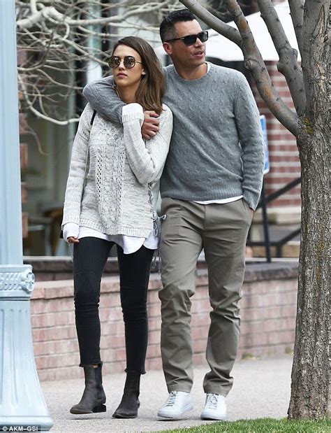 Jessica Alba And Cash Warren Chill Out At A Quiet Lunch In Aspen
