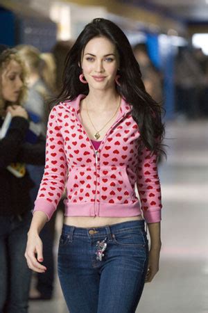 A newly possessed cheerleader turns into a killer who specializes in offing her male classmates. Exclusive New Megan Fox 'Jennifer's Body' Images! | Fandango