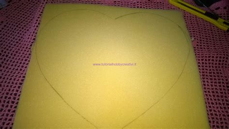.2015categorie uncinettotag cuscino portafedi uncinetto, portafedi uncinetto, roselline uncinetto, uncinetto. Tutorial per realizzare un cuscino portafedi con pizzo e ...