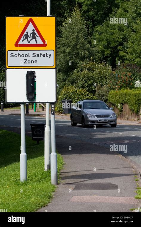 A School Safety Zone Road Sign Stock Photo Alamy