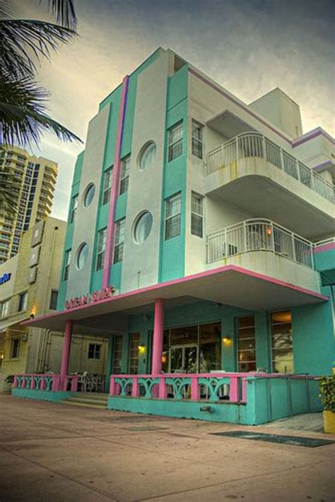 🌴ENJOY THE PALM LIFE🌴 | Miami art deco, Art deco buildings, Miami art