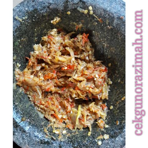 Selain sambal belacan, terdapat pelbagai lagi sambal tumbuk yang mudah dan sedap. Sambal bilis tumbuk berasap ~ CikguNorazimah