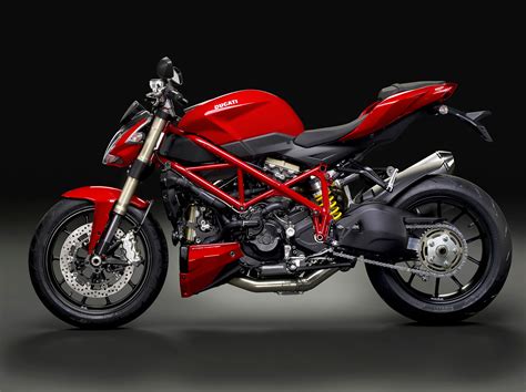Claimed horsepower was 131.15 hp (97.8 kw) @ 10000 rpm. 2015 Ducati Streetfighter 848 Review